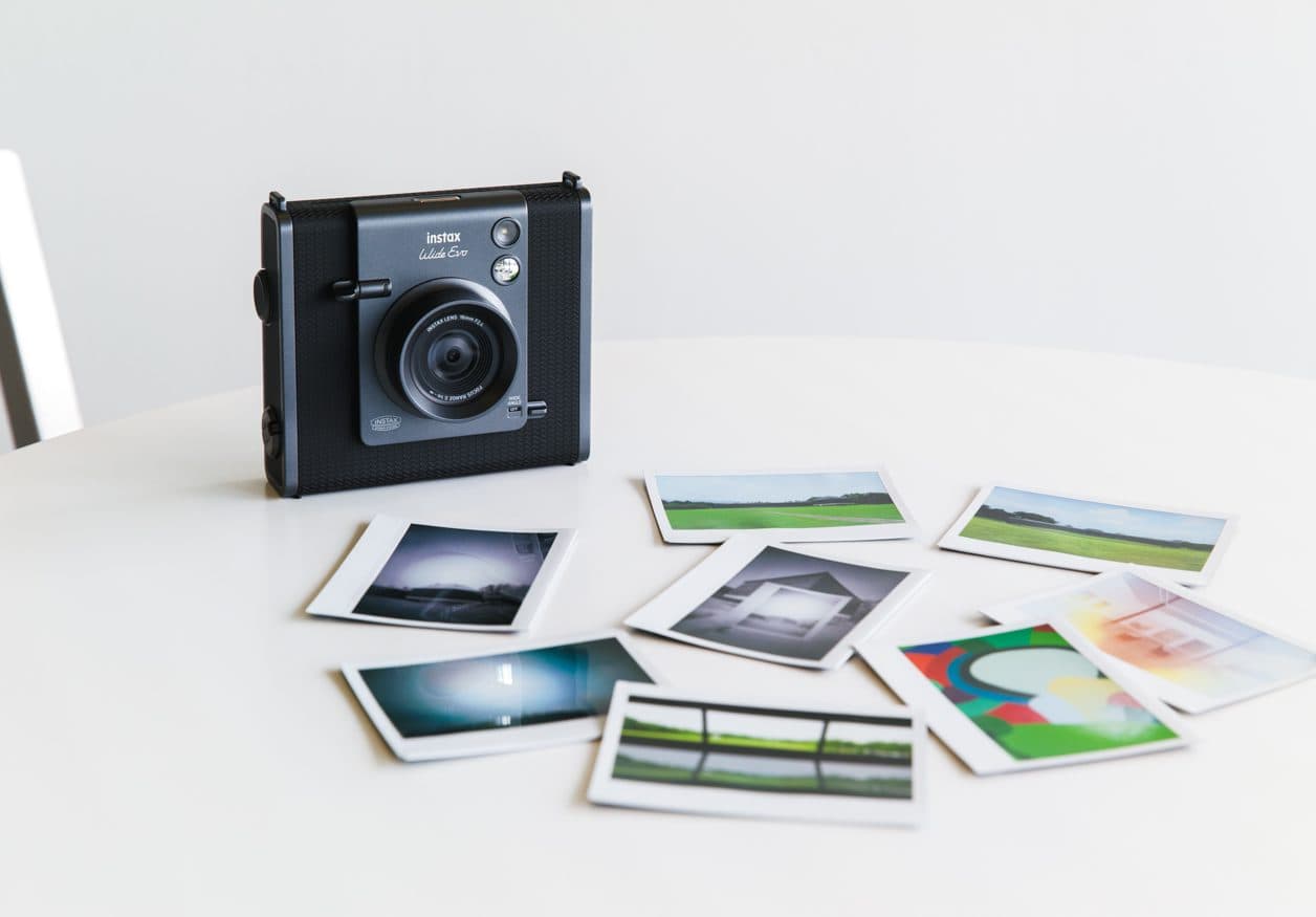 【FUJIFILM instax WIDE Evo™】豊かな自然と磯崎新の建築。 その融合を新たな目線で再発見。