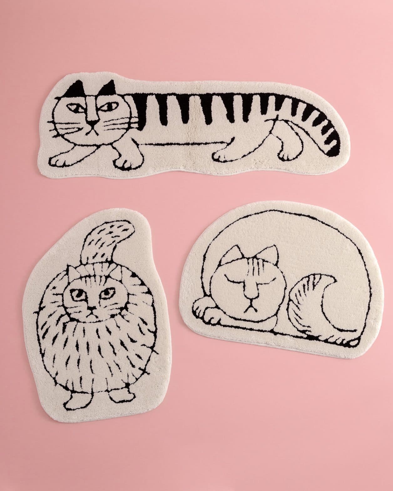 リサ・ラーソンの「スケッチねこたち」マット。お手頃&洗濯OKで、動物の家族がいるご家庭にも!